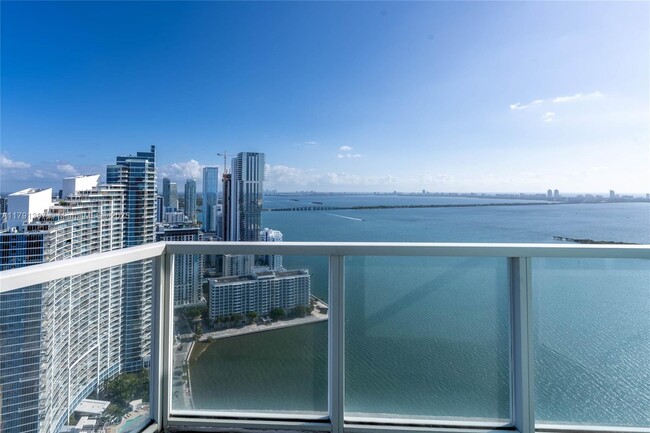Building Photo - 1900 N Bayshore Dr
