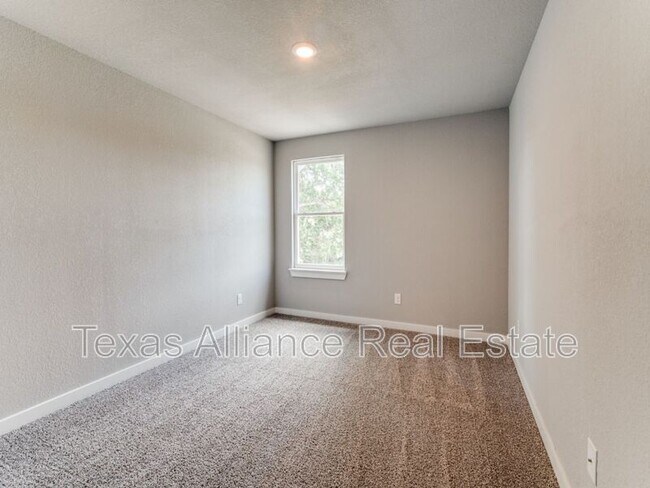 Building Photo - 3638 Frazier Ct