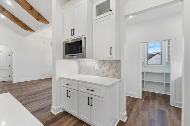 Building Photo - 19 Denali Dr