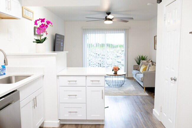 Building Photo - 4015 W 7th St