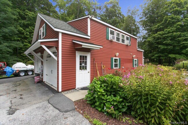 Building Photo - 36 9 Partners Rd