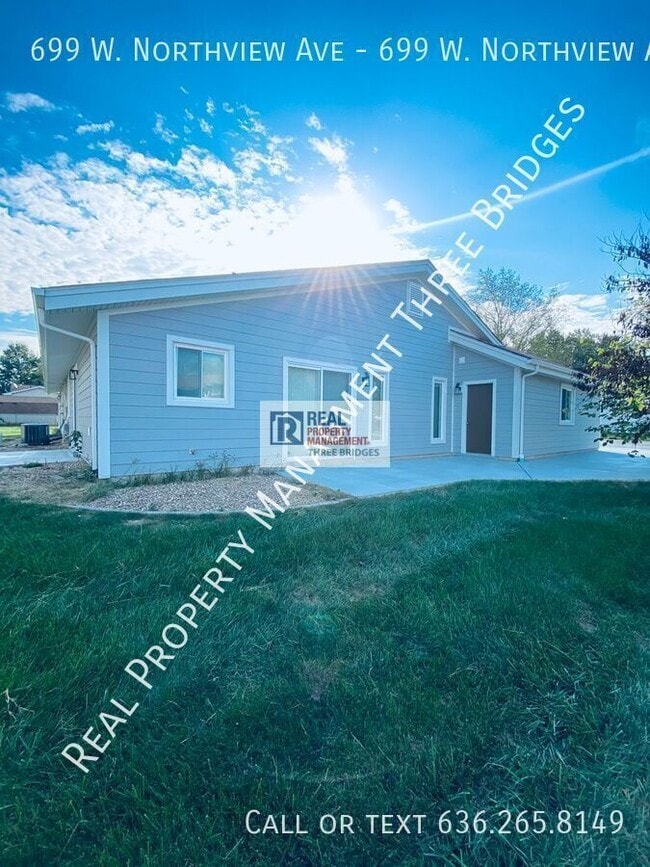 Building Photo - 699 W Northview Ave