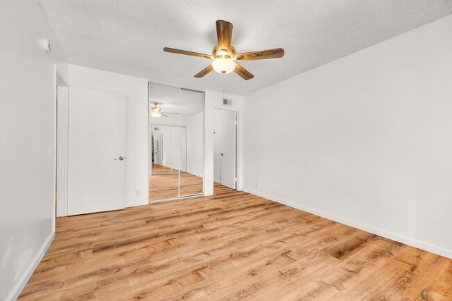 Building Photo - Fully Renovated 3-Bedroom Home in the South Bay Townhomes Community!