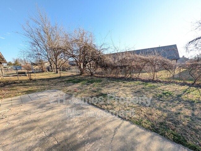 Building Photo - 7323 S Canton Ave