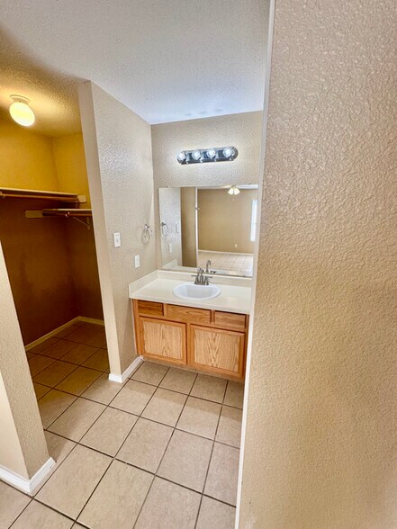 Building Photo - 13149 Independence Ave