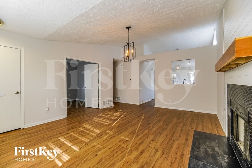Building Photo - 2333 Hunterstown Dr