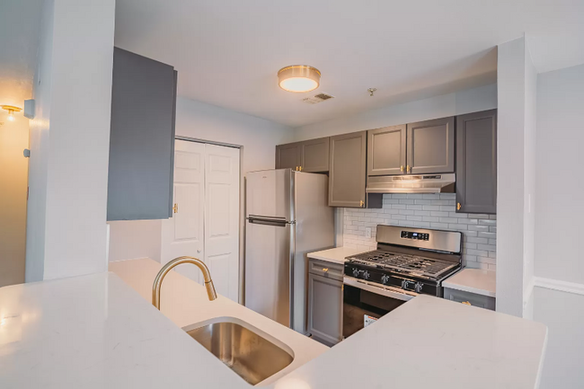Building Photo - 100 Avalon Haven Dr