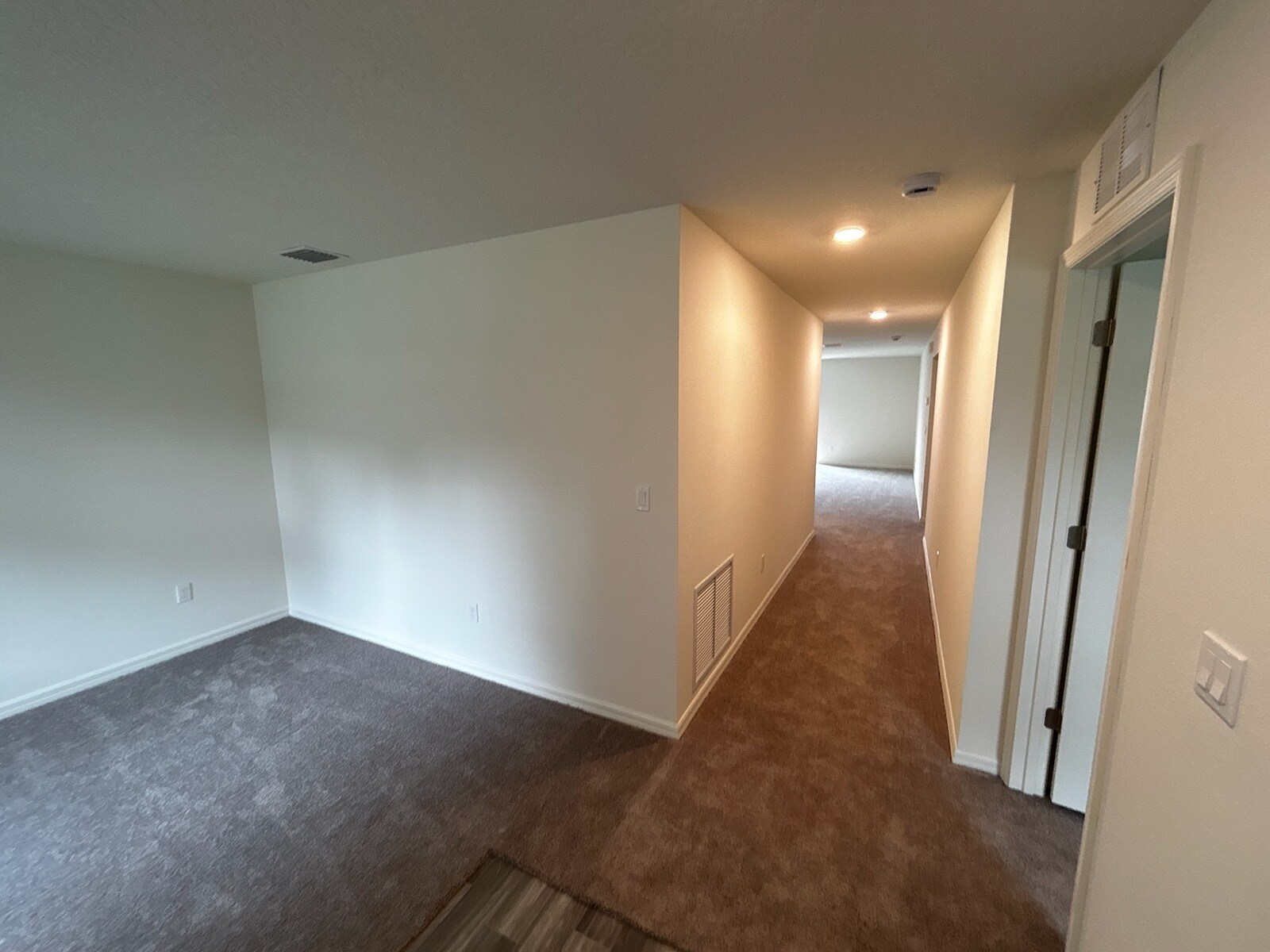 Building Photo - 93 Rymshaw Dr