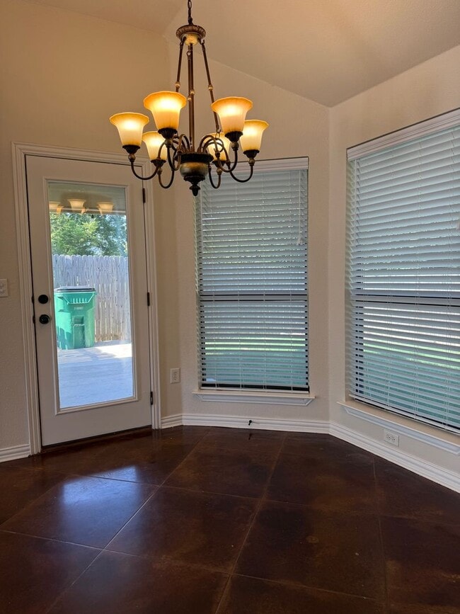 Building Photo - Four bedroom home located in prime neighbo...