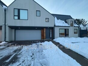 Building Photo - 2430 Richmond Rd