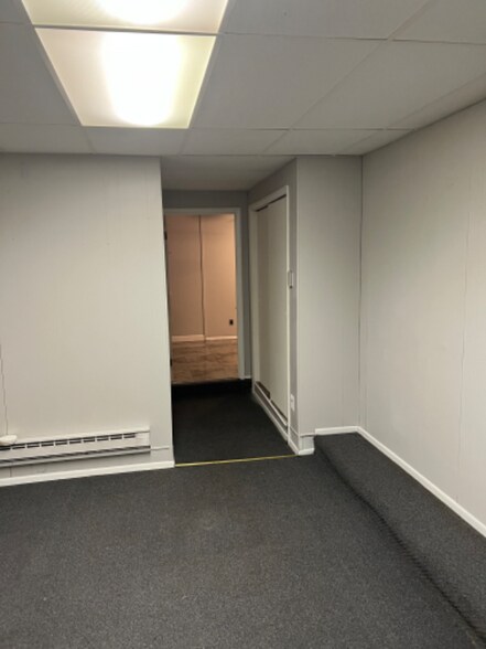 Building Photo - 505 W 53rd Ave