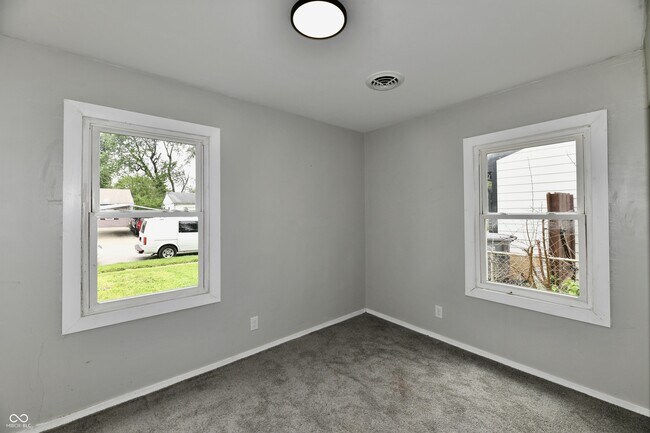 Building Photo - 3550 Eisenhower Dr