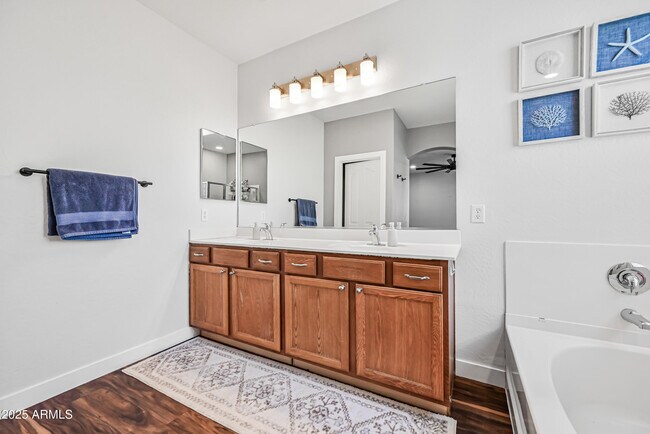 Building Photo - 3156 E Country Shadows St