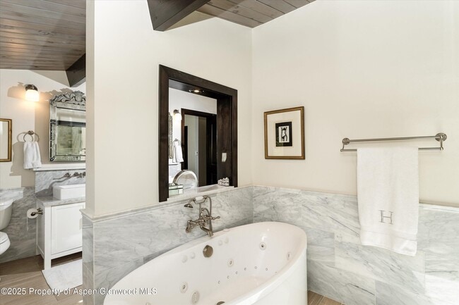 Building Photo - 39 Roaring Fork Dr