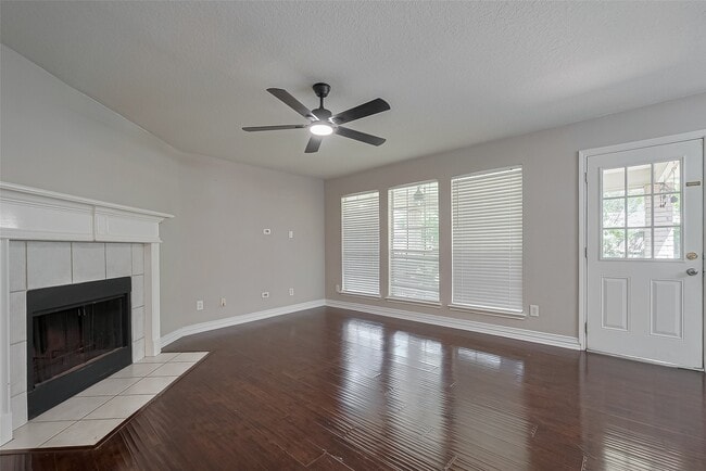Building Photo - 1523 Brook Grove Dr