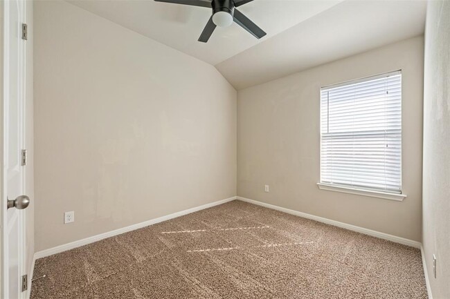 Building Photo - 5641 Sacco St