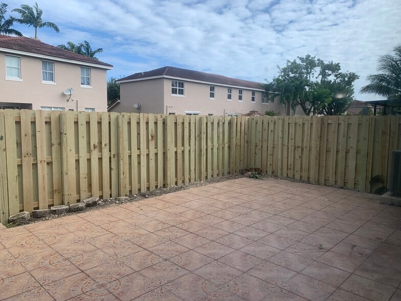 Private enclosed patio - 13800 SW 275th St