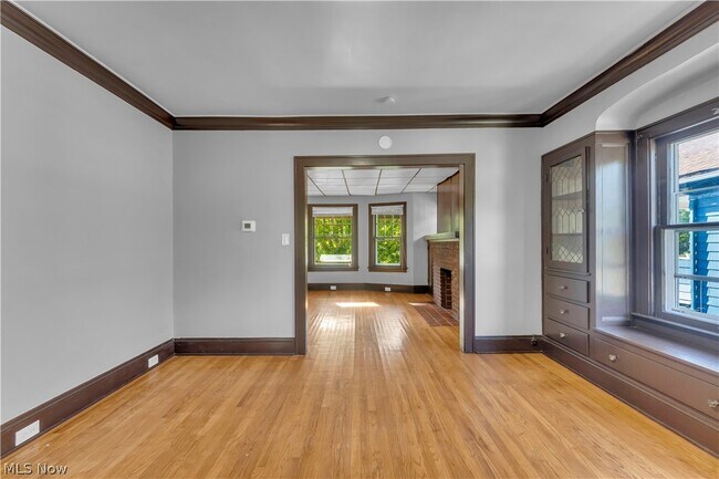 Building Photo - 1347 Marlowe Ave