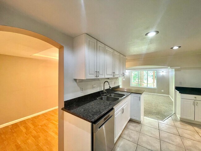 Building Photo - 14033 SE 185th Pl