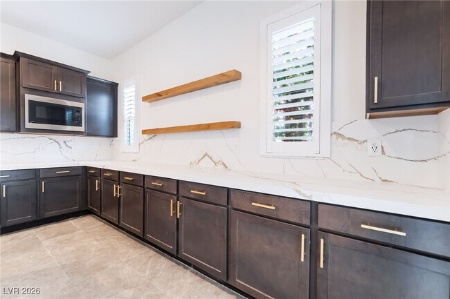 Building Photo - 6348 Skystone St