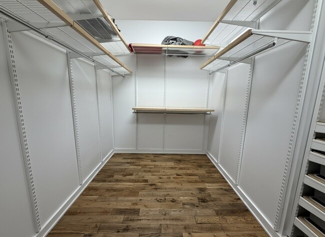 Building Photo - 2529 Grays Ferry Ave