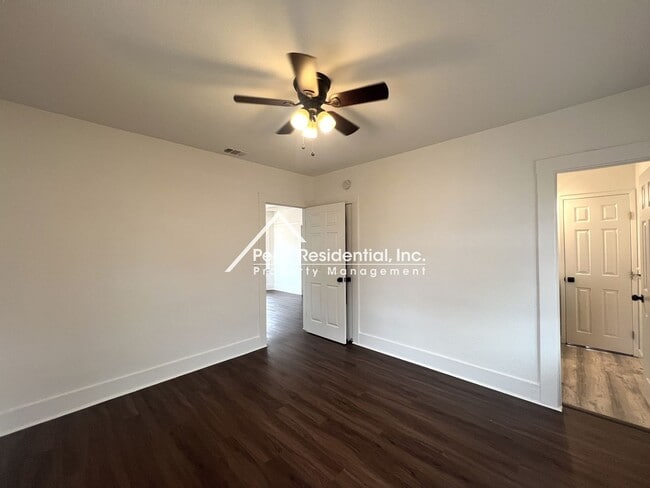 Building Photo - Charming Tahoe Park 2bd/1ba House