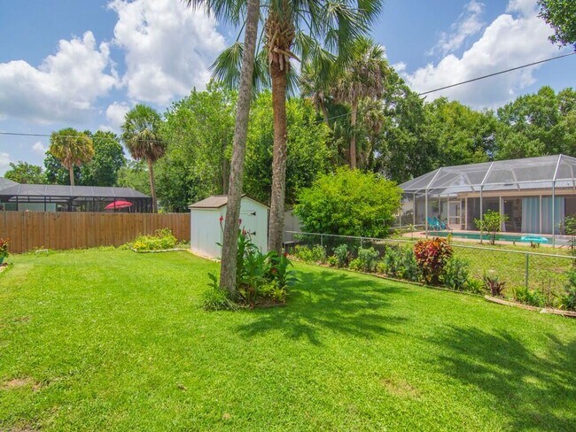Building Photo - 664 Vocelle Ave