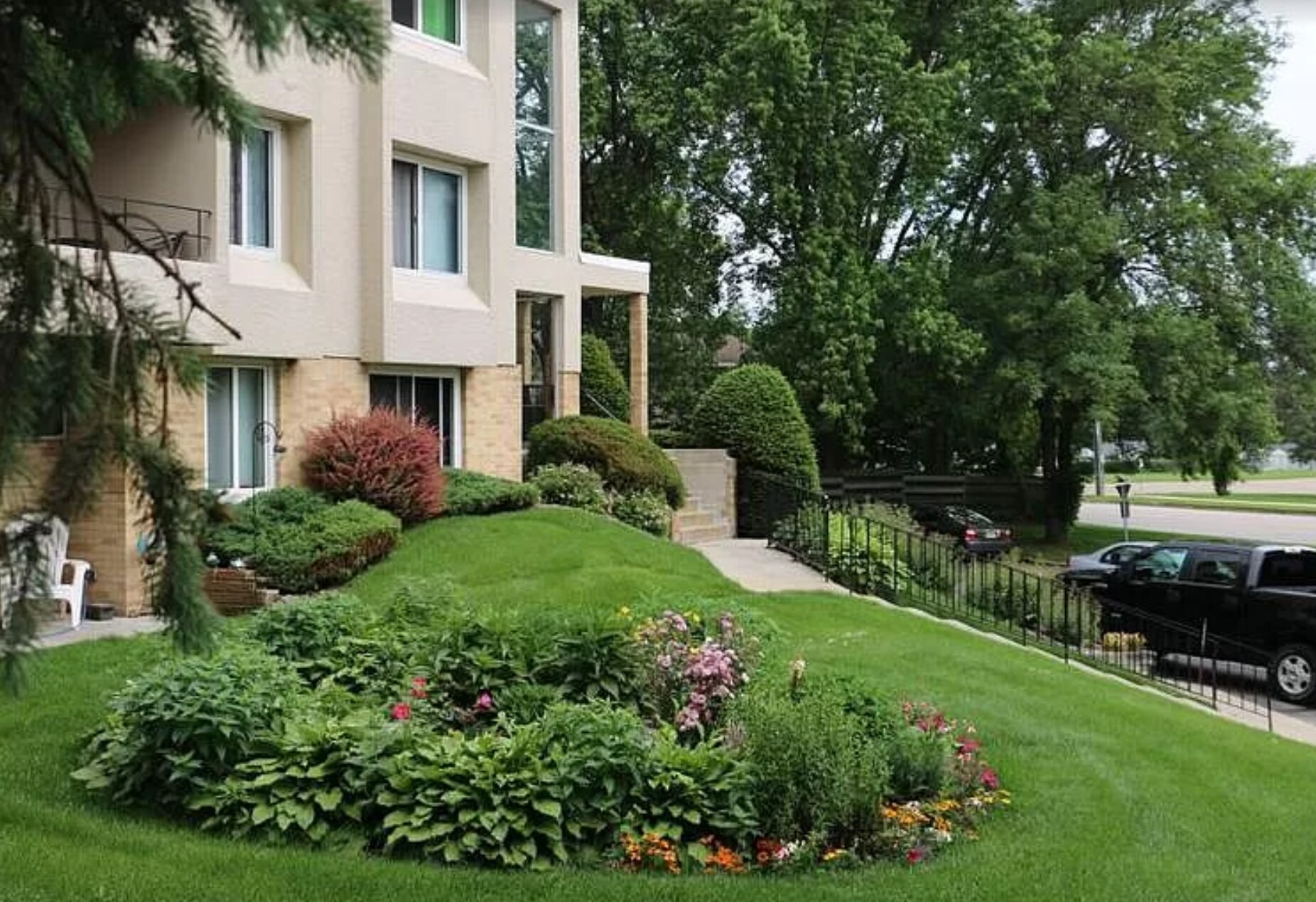 Building Photo - 607 19th St NW