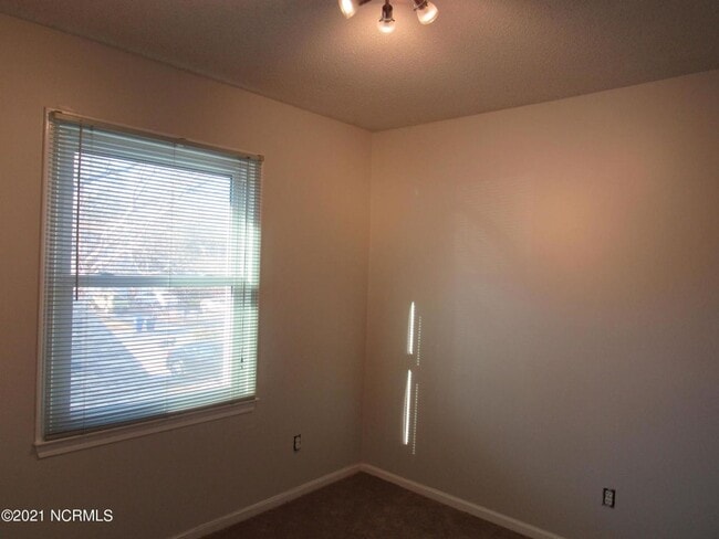 Building Photo - 314 Bracken Pl