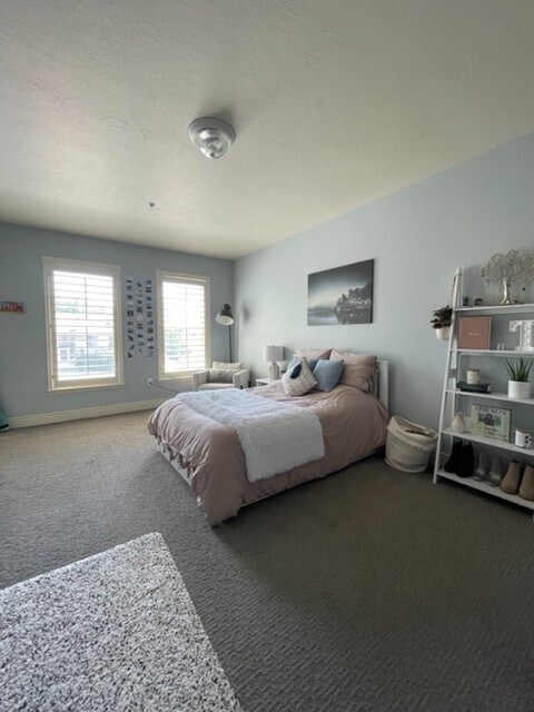 Building Photo - 3075 Kennedy Dr