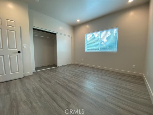 Building Photo - 1653 W Chateau Pl