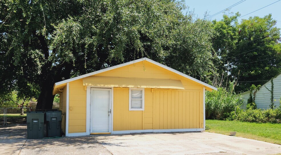 Primary Photo - 3500 32nd St