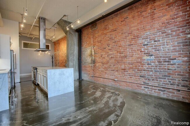 Building Photo - 6533 E Jefferson Ave