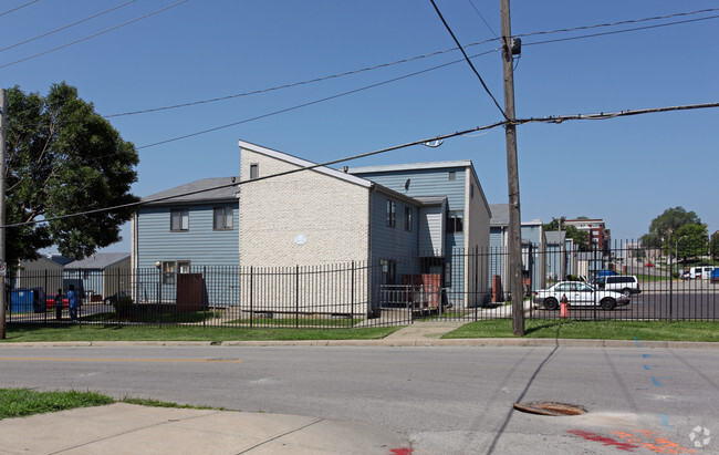 Building Photo - Parker Square Apartments