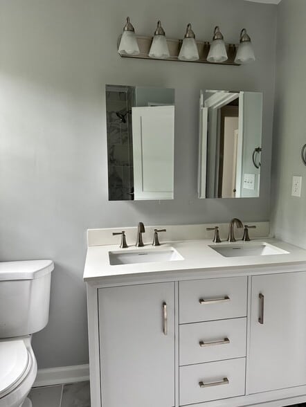 Great bathroom with plenty of storage options! - 1826 River Dr