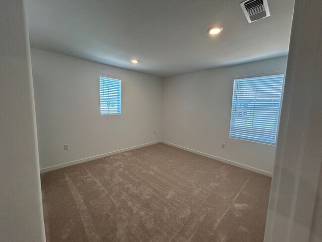 Building Photo - Brand New Build in Great Location and New ...