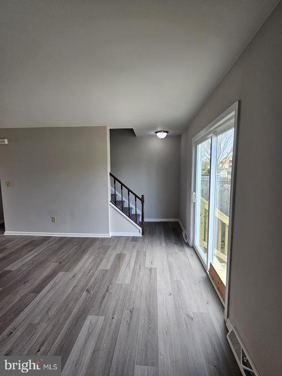 Building Photo - 33 Fieldstone Ct