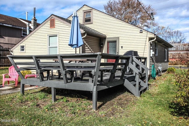 Building Photo - 10 Newark St