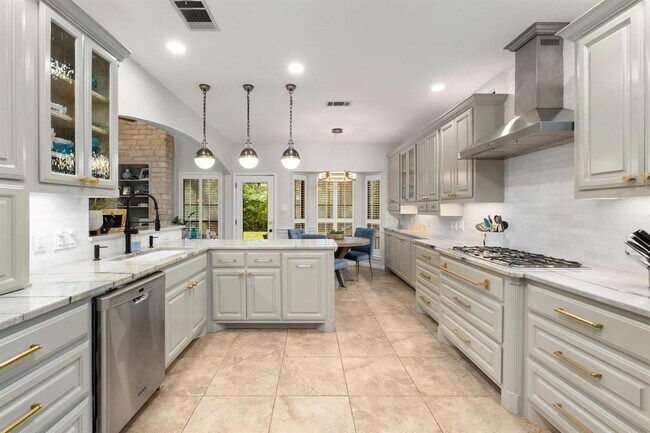 Building Photo - 5900 Cartwright Cove