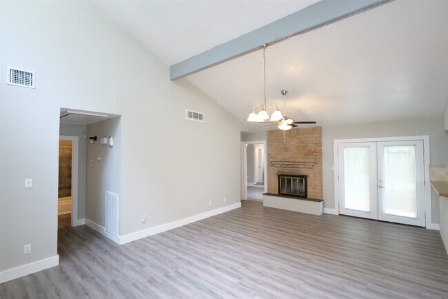 Building Photo - 15654 Boulder Oaks Dr
