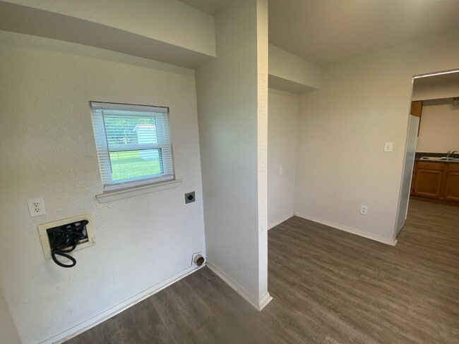 Building Photo - County Living- 1 mile from Hwy 380
