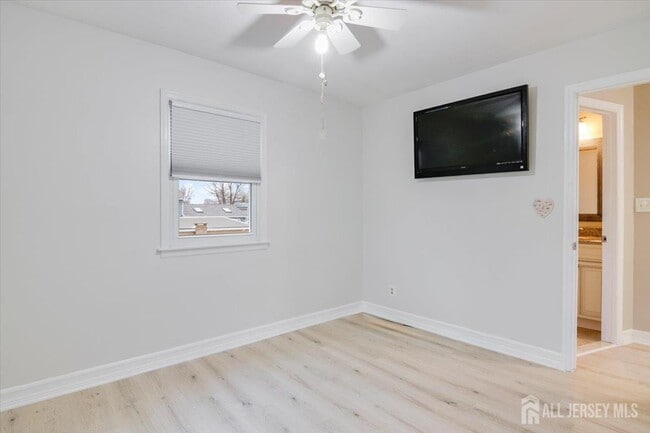 Building Photo - 3316 Beverly Rd