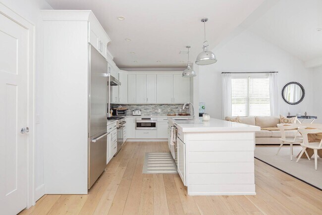 Building Photo - 72 Talmage Farm Ln