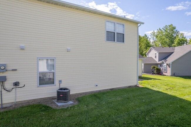 Building Photo - 5009-5011 Betty Jean Way