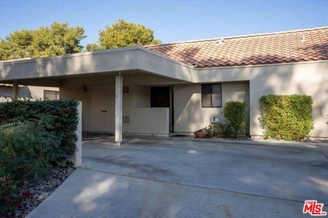 Building Photo - 77116 Pauma Valley Way
