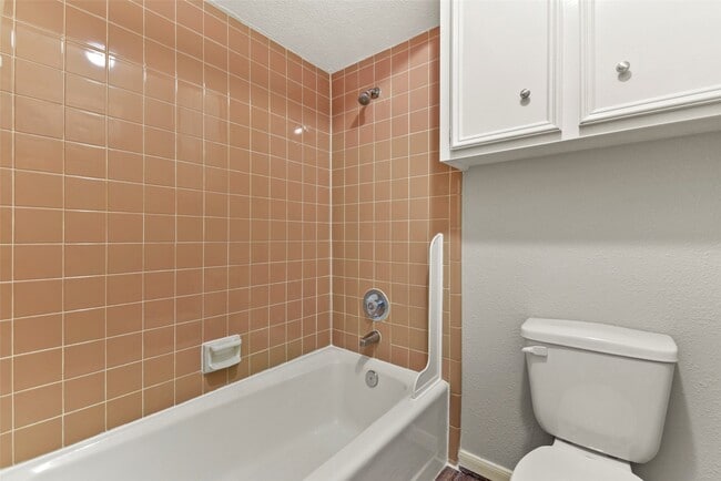 Building Photo - 15014 Lantern Creek Ln