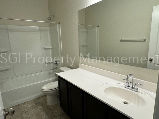 Building Photo - 1645 N Westfall Trail