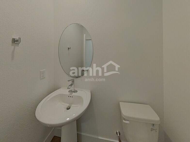 Building Photo - 5855 Fly Fisher St