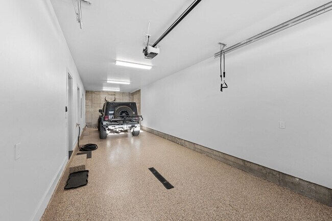 Building Photo - 85 Haverly St