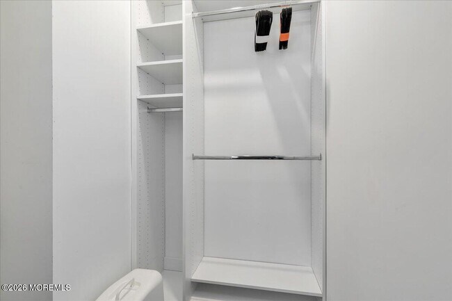 Building Photo - 29 Midway Rd N